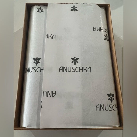 Anuschka 🆕 RFID Lion Magic Passport Organizer Wallet hand painted leather - Picture 8 of 8